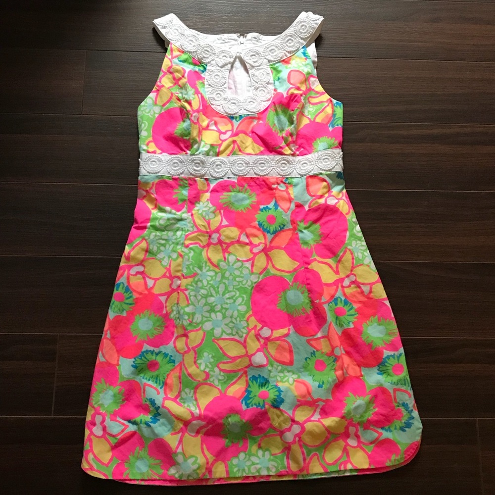 Lilly Pulitzer Keyhole Medallion Dress- Size 2